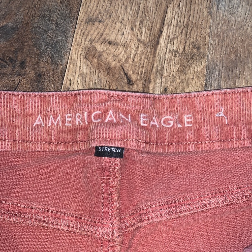 American Eagle Outfitters Mom Straight Jean‎ Corduroy’s.  Size 6. - Picture 2 of 11